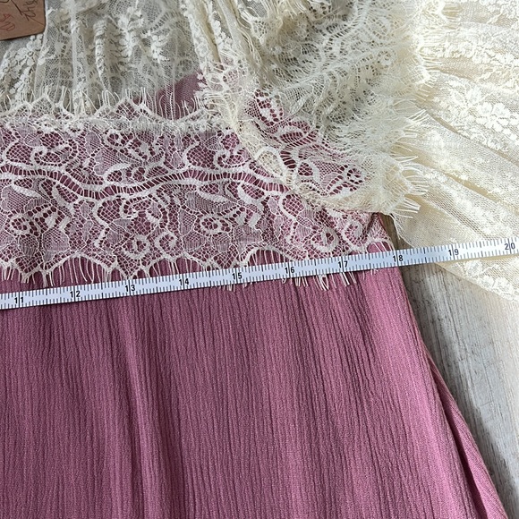 NWT - Size Small bluheaven tunic pink with ivory lace detail - Picture 3 of 4